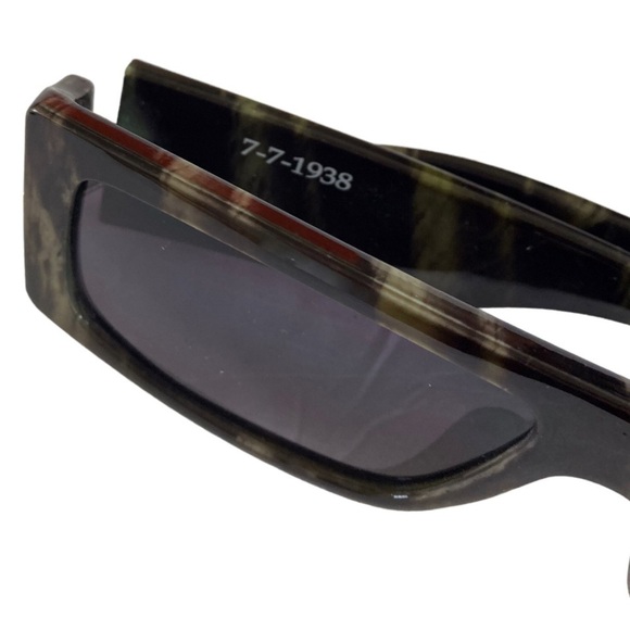 Knotwtr Luxury Sunglasses NWT Boxed with accessories New in Box